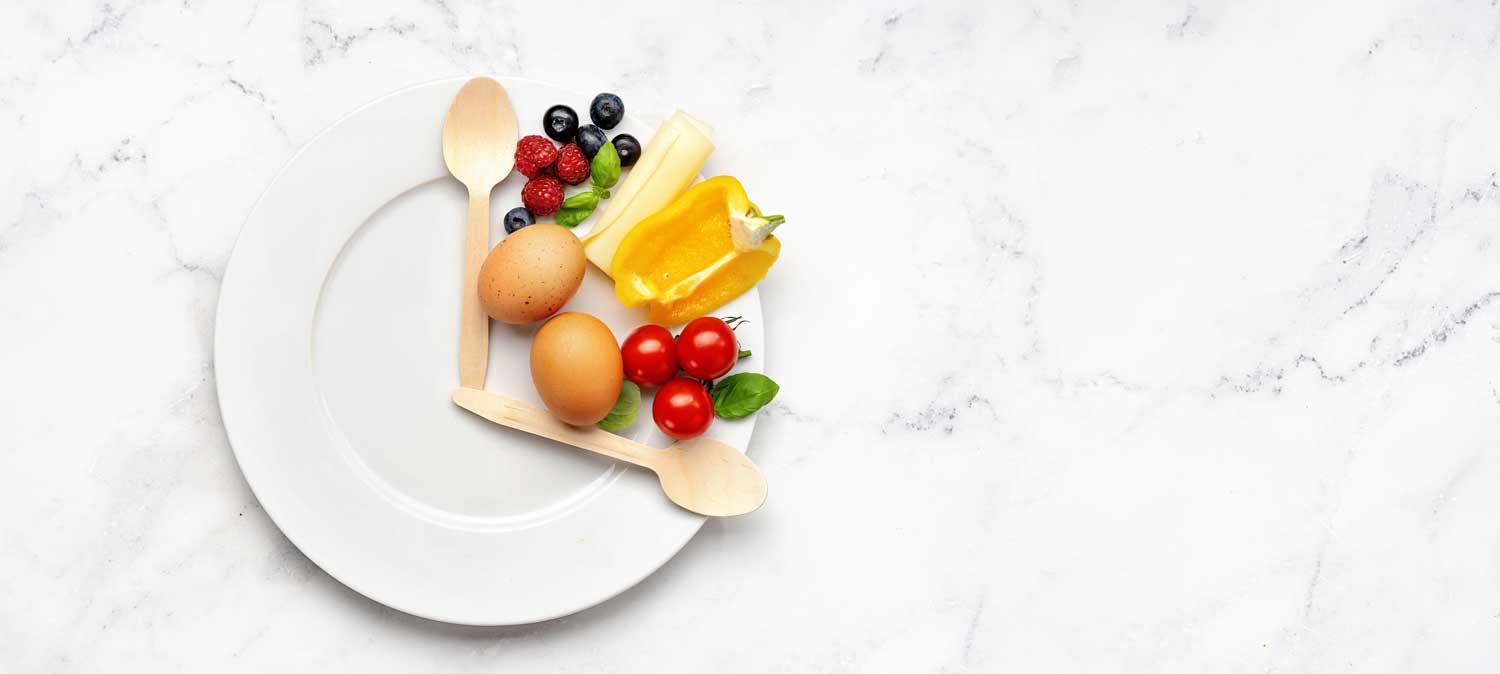 Intervallfasten – Wie du durch zeitlich begrenztes Essen deine Gesundheit und Fitness verbessern kannst. Intervallfasten: Effektive Methode für Gewichtsverlust und bessere Gesundheit.