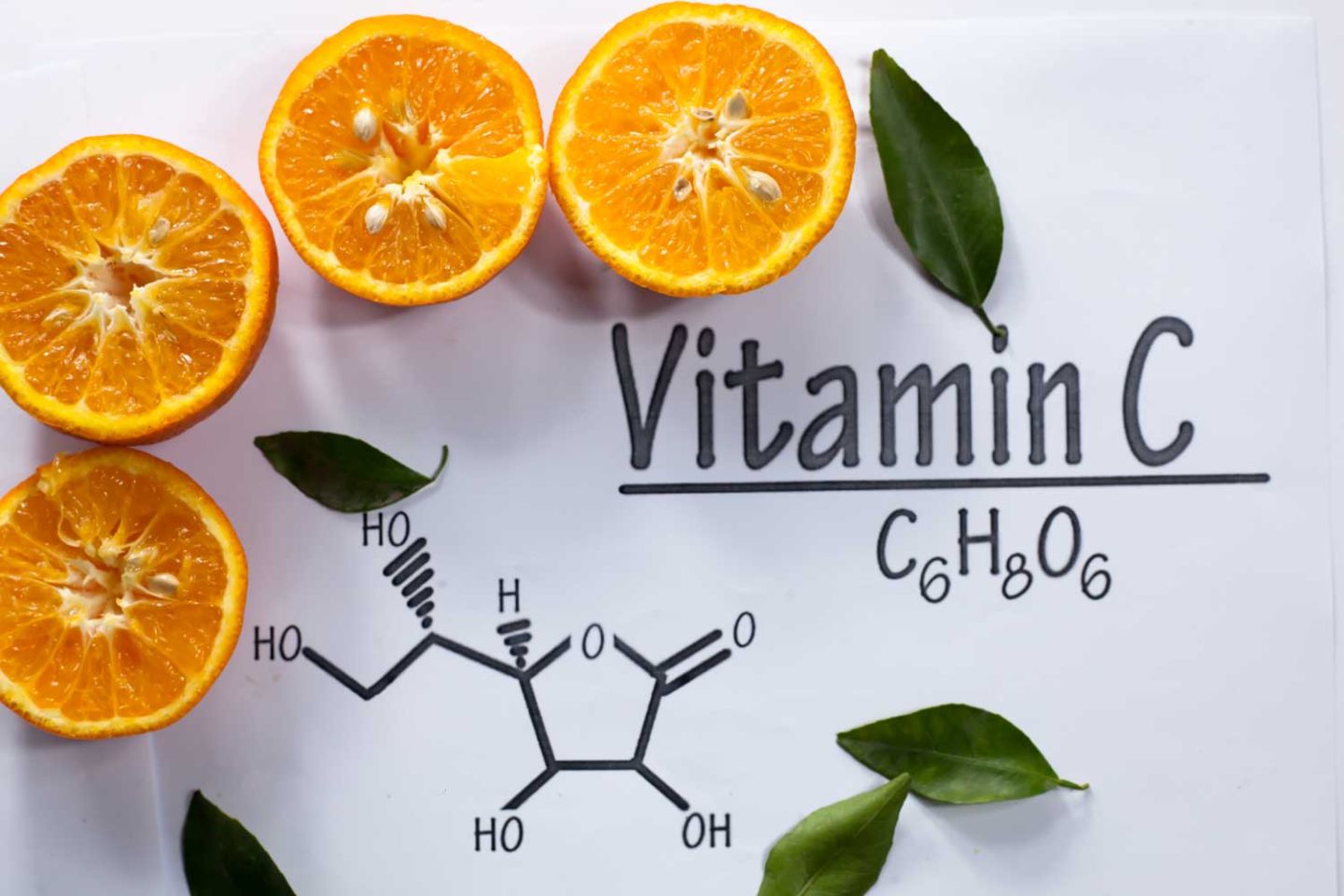 Vitamin C Mangel – Wie ein Mangel an Vitamin C die Gesundheit beeinträchtigt und wie du ihn vermeidest. Vitamin C Mangel: Symptome, Ursachen und Auswirkungen eines Vitamin C Defizits.
